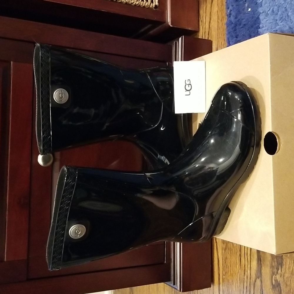 Women's Size 8 Black Uggs Rain Boots